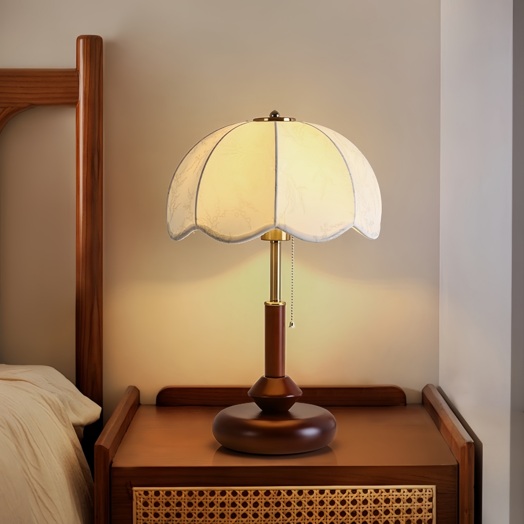 Lighting Decoration For Home - مصباح طاولة قبة مزخرفة بتصميم عتيق