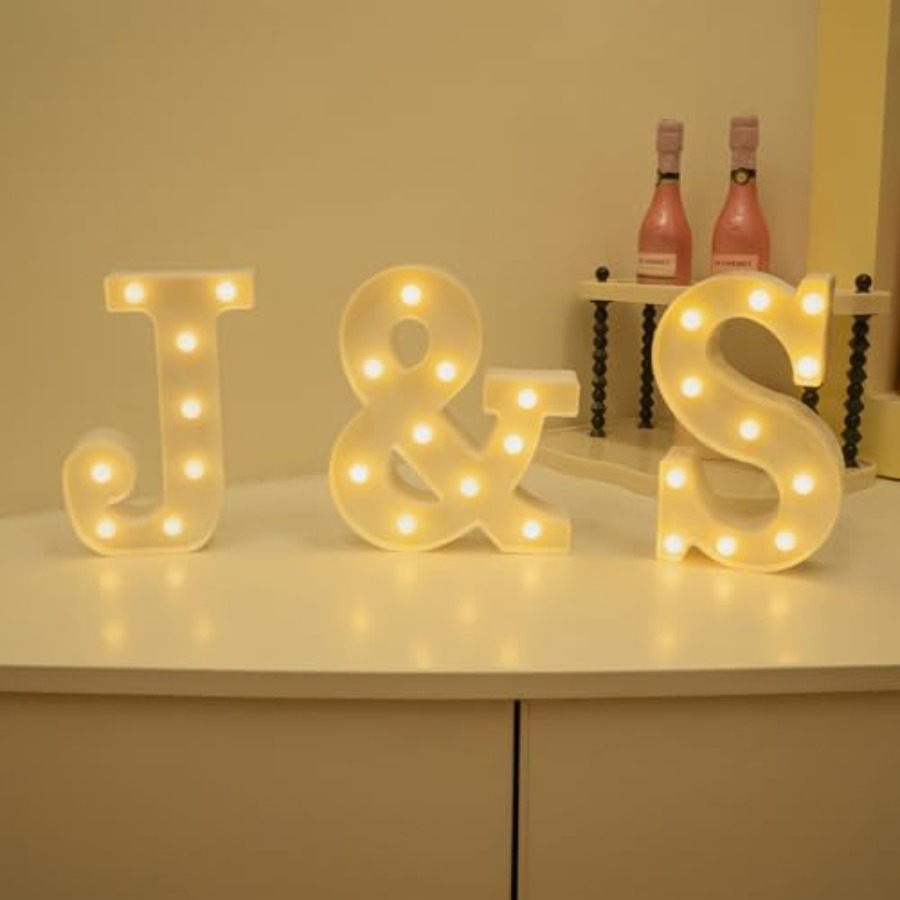 لافتة إضاءة LED على شكل حروف،  - مراجعة Light Up Letters Marquee وسعره