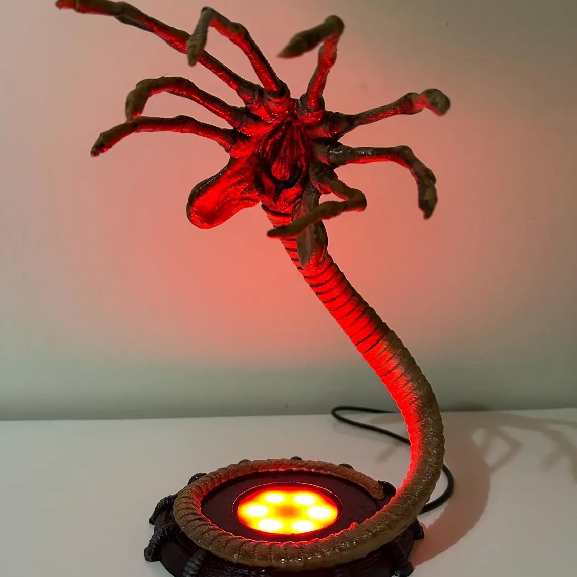 مصباح على شكل وجه كائن فضائي،  - مراجعة Lighting Decoration For Home وسعره